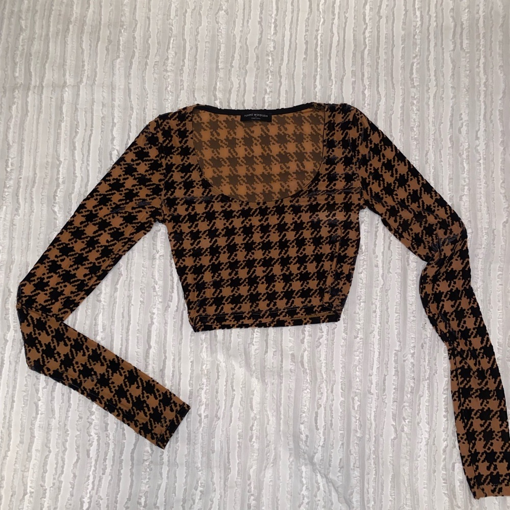 Women’s crop long sleeve top